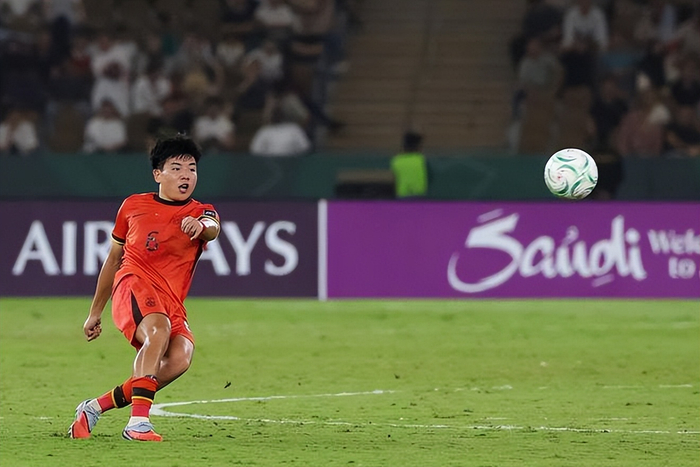 开云体育网站-狼队官宣徐彬外租英甲队 最快7日晚迎首秀 仍可适时踢U21联赛|巴恩斯利|英格兰|哈维-巴恩斯|博尔顿|国足_新浪体育_新浪新闻