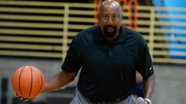 1616990229663056533.jpg mike-woodson-plain-basketball-g.jpg